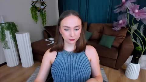 Emelie online show from October 19, 7:07 pm