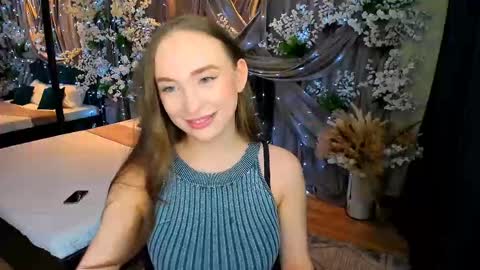 Emelie online show from March 7, 4:11 pm