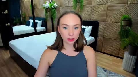 Emelie online show from September 15, 7:37 pm