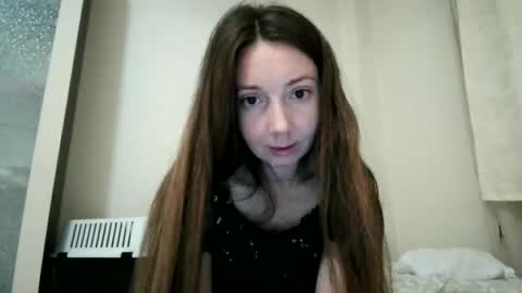 Snapshot of pieceofmoon chatting on October 27, 9:59 pm Moonie online show from October 27, 9:59 pm
