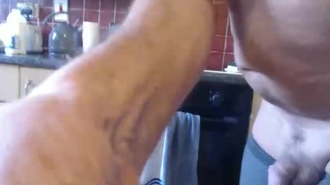 piercedcock069 online show from October 4, 9:18 am