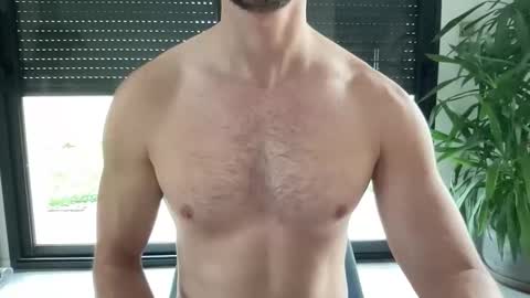 pierre81000 online show from December 17, 11:06 am