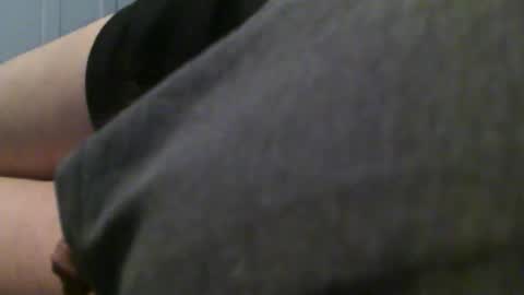 pierreth3 online show from April 7, 5:09 am