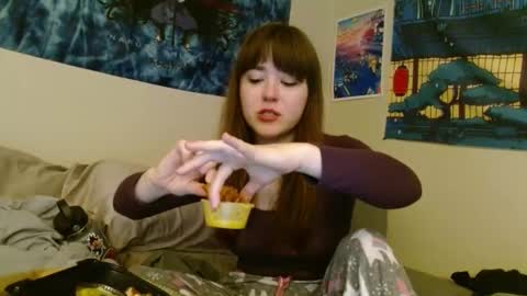 PilloGoddess online show from February 3, 6:34 am