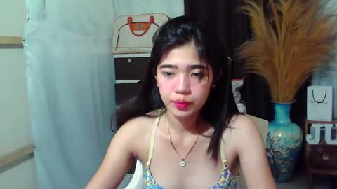 Snapshot of pinaycutie_sylvia chatting on October 12, 5:33 am Via online show from October 12, 5:33 am