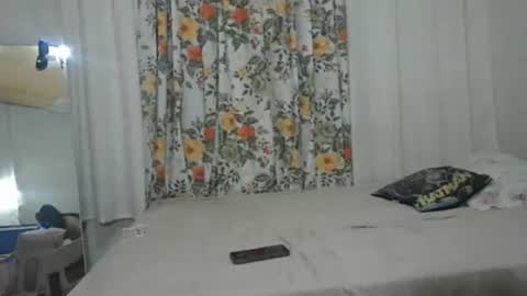 yumie  online show from May 16, 1:24 am