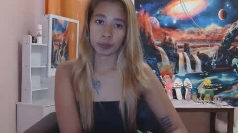 pinaymorena_renelda online show from April 4, 10:00 am