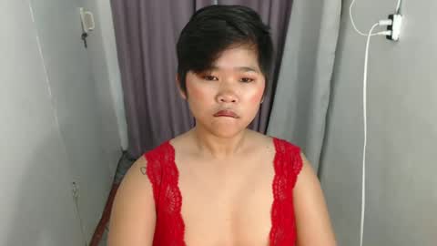 Snapshot of pinayprincesslyn chatting on February 25, 12:47 am Lyn the Lesbian online show from February 25, 12:47 am