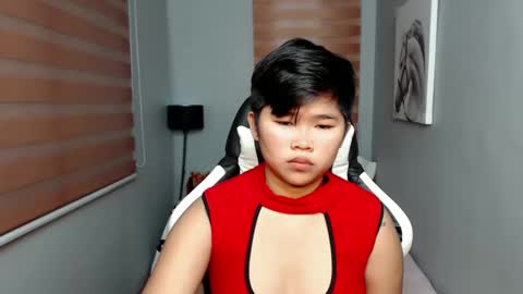 Snapshot of pinayprincesslyn chatting on January 22, 1:42 am Lyn the Lesbian online show from January 22, 1:42 am