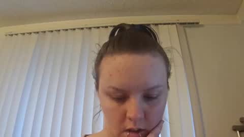pinessbunny69 online show from April 8, 12:13 am