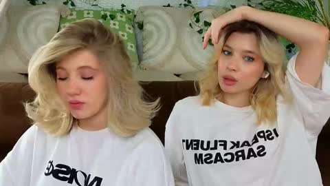 Adele online show from December 2, 9:18 am