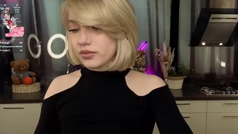 Adele online show from February 27, 12:12 pm