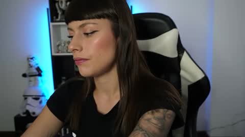 Emily online show from May 7, 7:53 pm