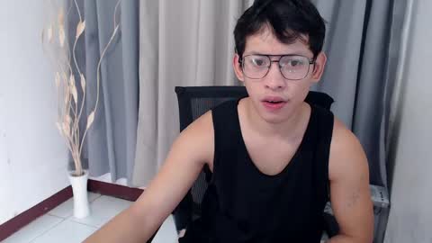 froi online show from May 26, 3:56 am
