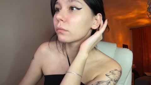 pinkdollylovv online show from December 13, 10:02 pm