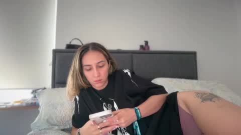 Pinkilola online show from May 24, 5:52 pm