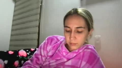 Pinkilola online show from April 1, 2:56 am