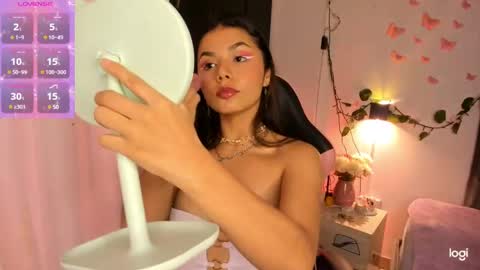 Snapshot of pinkpantherr_ chatting on December 6, 7:17 pm Sarah .. online show from December 6, 7:17 pm