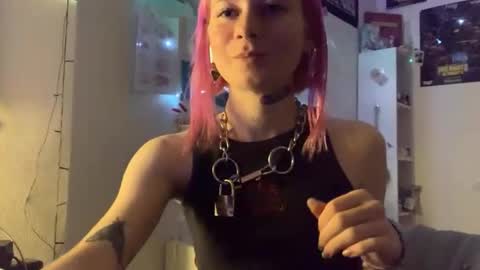 Snapshot of pinkvampire chatting on September 18, 5:39 pm Sara online show from September 18, 5:39 pm