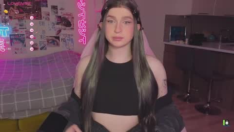 pinkvenom_ online show from April 7, 8:38 am