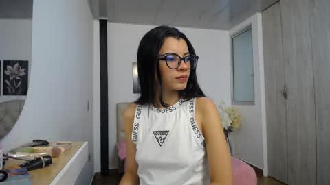 pinky_f00x online show from March 31, 8:53 pm