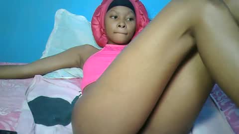 Snapshot of pinky_lov chatting on October 6, 6:26 pm pinky_lov online show from October 6, 6:26 pm