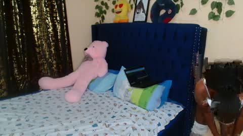 Snapshot of pinkysmiles chatting on February 26, 1:25 am Pinky online show from February 26, 1:25 am