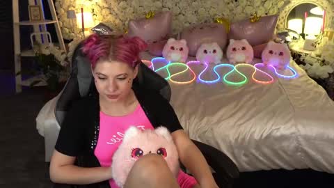 pinkytrix online show from May 7, 8:37 pm