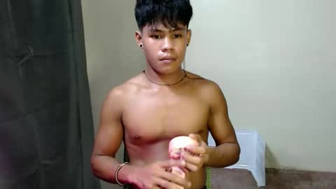 pinoy_shyboy69 online show from April 7, 4:31 pm