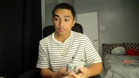 Snapshot of pinoyadriannexxx chatting on October 17, 11:36 am Adrianne online show from October 17, 11:36 am