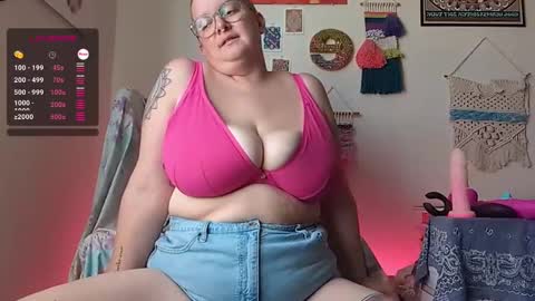 Snapshot of pisces_princess_ chatting on February 26, 9:20 pm Em online show from February 26, 9:20 pm