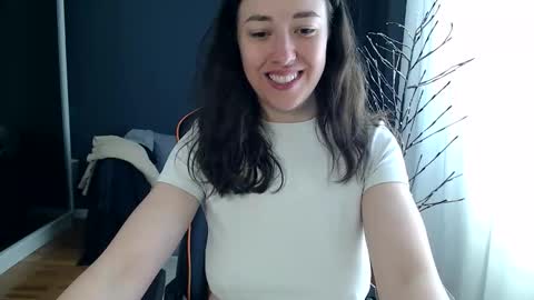piscesgirl06 online show from May 6, 8:20 am