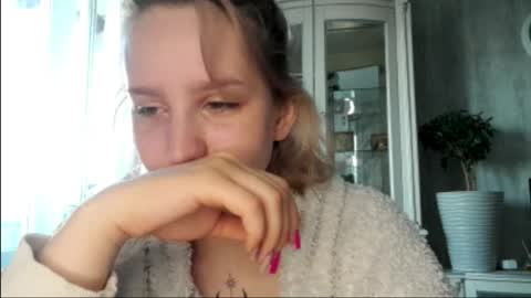 Caroline online show from April 1, 2:34 am