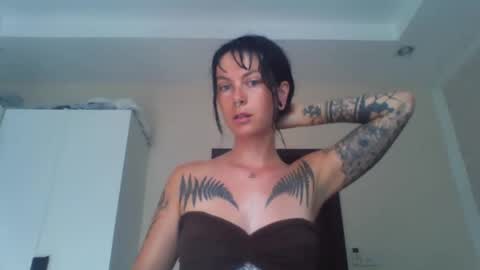 pixiecatfairy online show from February 23, 2:47 am