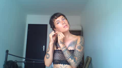 Snapshot of pixiecatfairy chatting on September 19, 11:14 am pixiecatfairy online show from September 19, 11:14 am