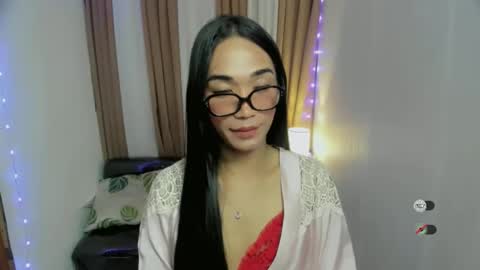 pixiedoll_ online show from January 9, 11:32 pm