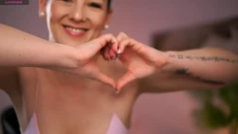 playful_issa online show from April 15, 4:27 am