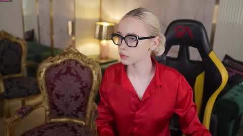 Lana online show from December 2, 11:19 am