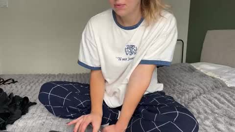 call me Sara  my ONLYFANS  online show from October 17, 11:47 am