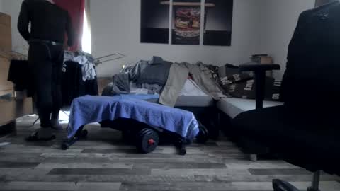 Hello ask me  . Im glad  to see you here in my room. Welcome PVT is open online show from November 2, 9:20 am