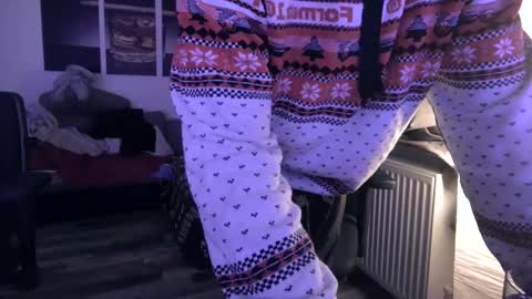 Hello ask me  . Im glad  to see you here in my room. Welcome PVT is open online show from December 23, 3:00 pm