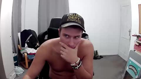 plkrisztian online show from October 6, 7:20 pm