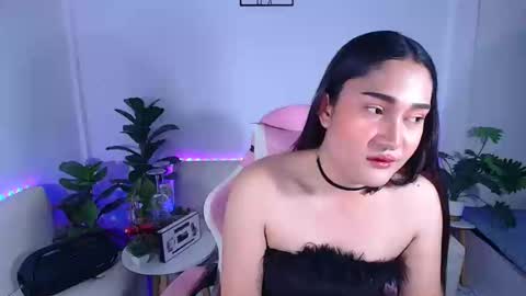 Snapshot of ploysaithailand chatting on October 4, 8:12 am Ploysai online show from October 4, 8:12 am