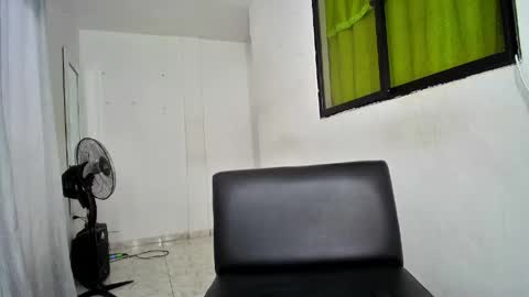 Nikole online show from April 25, 3:20 pm