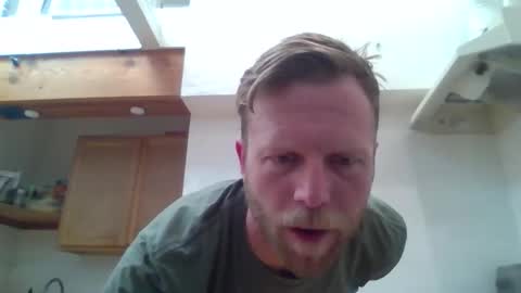 Snapshot of pointbreakfroth chatting on October 28, 2:23 am Pointbreakfroth online show from October 28, 2:23 am
