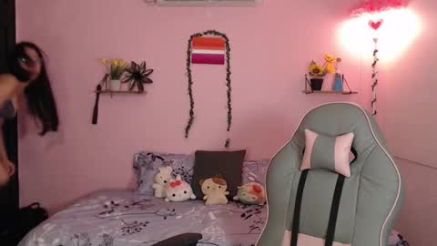 Snapshot of poison_pink chatting on September 20, 2:09 pm poison_pink online show from September 20, 2:09 pm