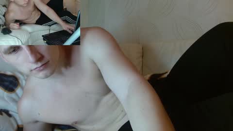 Snapshot of poliglotjoe chatting on February 1, 10:55 pm Poliglot online show from February 1, 10:55 pm