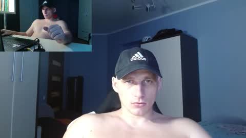 Snapshot of poliglotjoe chatting on September 25, 11:50 am Poliglot online show from September 25, 11:50 am