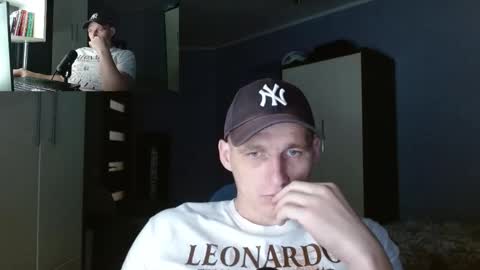 Snapshot of poliglotjoe chatting on September 30, 12:37 pm Poliglot online show from September 30, 12:37 pm
