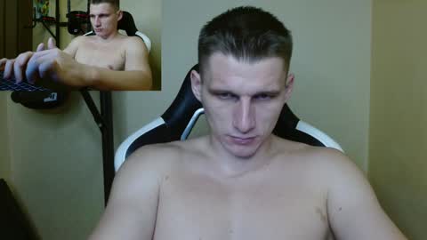 Snapshot of poliglotjoe chatting on December 20, 1:58 am Poliglot online show from December 20, 1:58 am